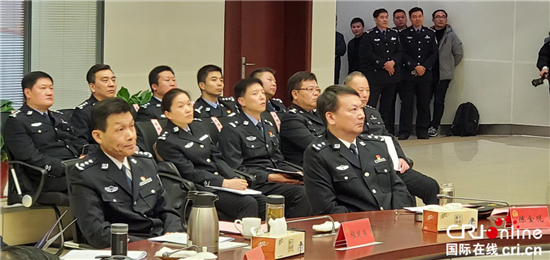 (供稿 平安江蘇列表 三吳大地泰州 移動版)泰州公安大數據警務中臺方案發佈 互聯網公安局平臺正式上線