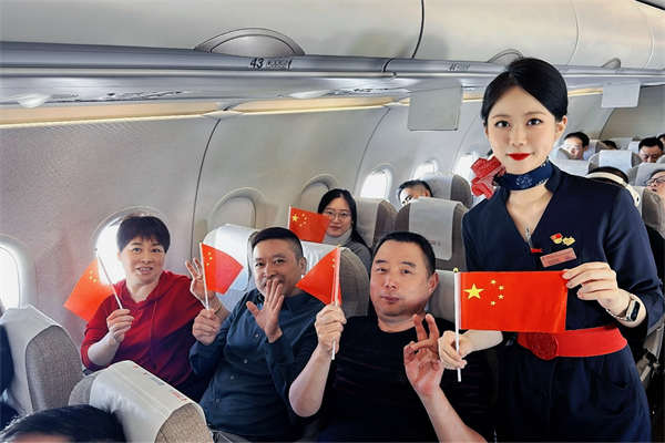 東航江蘇公司團幹印蘇茜茹：唱響雲端青春之歌_fororder_微信圖片_20250124161320