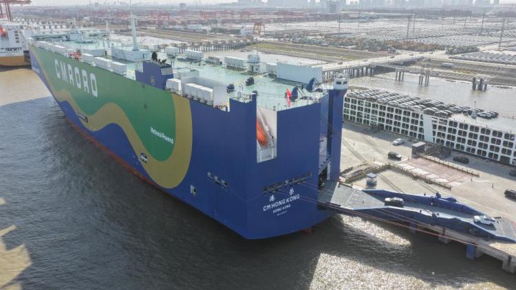 江蘇太倉汽車出口持續增長_fororder_20251211_092849_002