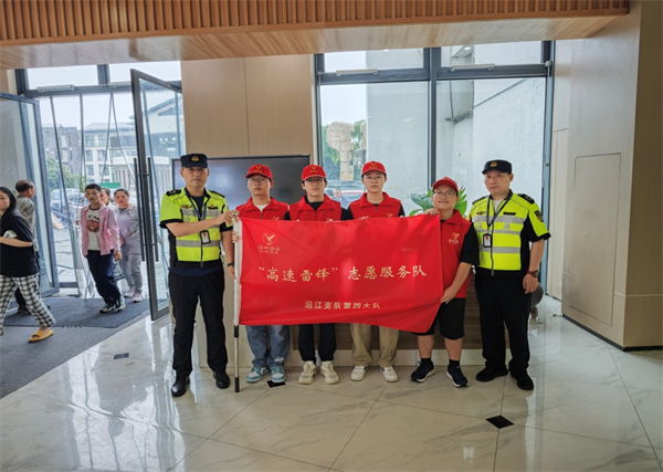 江蘇省交通綜合執法局沿江支隊第四大隊“粽情”護航端午假期高速公路安全暢通_fororder_30