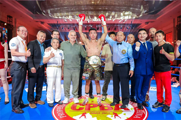 亞洲拳王空降泰州 寄語拳擊愛好者“堅持興趣，永不放棄”_fororder_3