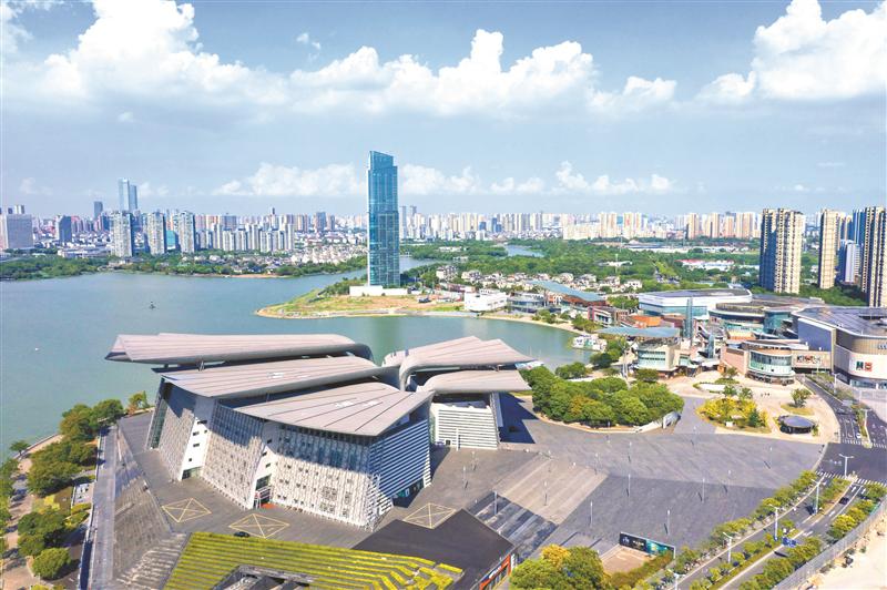 大劇院片區煥新工程啟動 顏值提升+功能優化，讓地標建築更好融入市民生活_fororder_20250828_093142_002