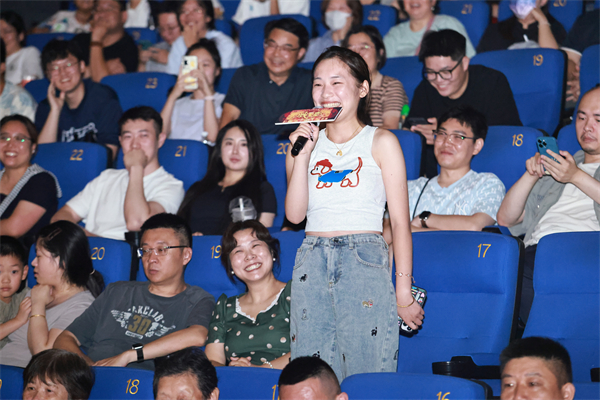 導演兼主演陳佩斯攜電影《戲臺》主創南京路演 暢談電影創作與藝術堅守_fororder_3