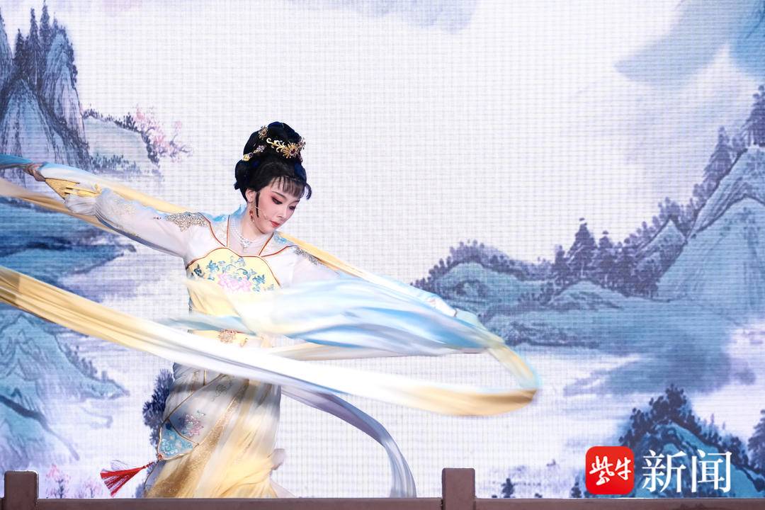 戲韻滿街巷！南京熙南裏廿一熙園越劇摺子戲開演