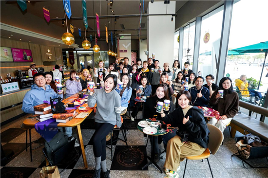 創造節日“魔法”聯結 星巴克哈利·波特聯名冬日慶典系列登場_fororder_圖片20