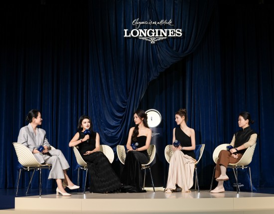 浪琴表南京快閃空間揭幕 演員蔡文靜、張予曦以“優雅態度”對話女性成長_fororder_圖片 3