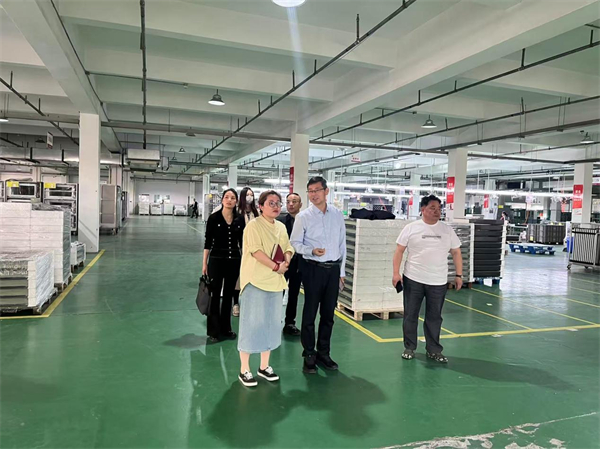 泰州民法典宣傳月暨“普法直通車·法企面對面”活動在海陵區舉辦_fororder_13
