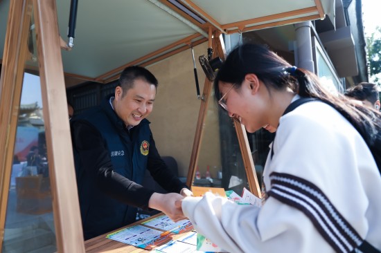 無錫濱湖建成首個法治文旅體驗線“法韻拈花灣”_fororder_圖片 4