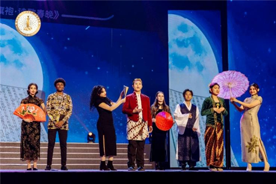 華裳新章從詩裏甦醒 全國“旗袍·詩歌春晚”熱動金陵_fororder_圖片10