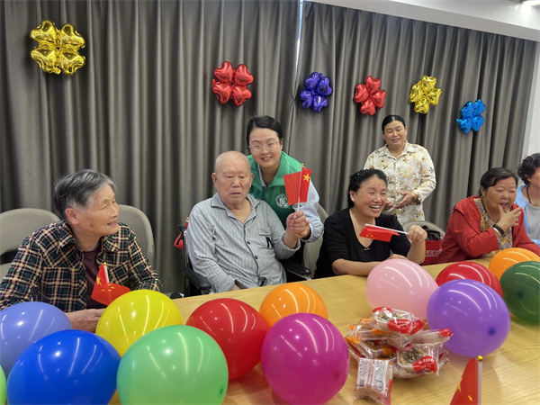 鹽城亭湖：雙節同慶 陪伴長者共度溫馨時光_fororder_46