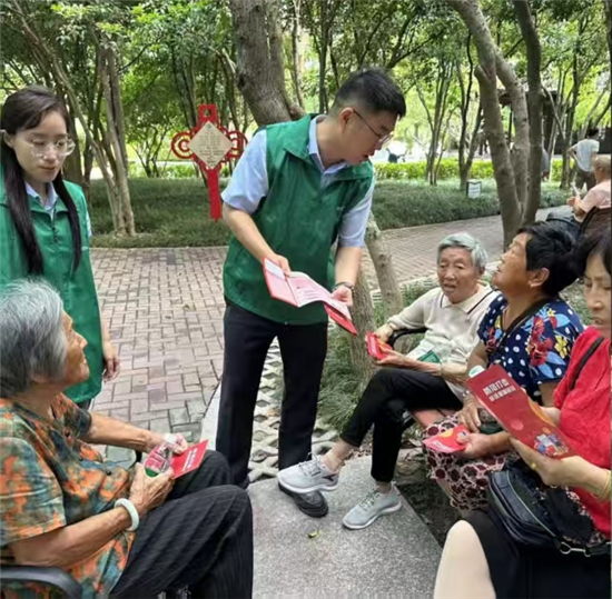 中國人壽財險泰州市靖江公司開展防範非法金融宣傳活動_fororder_圖片10