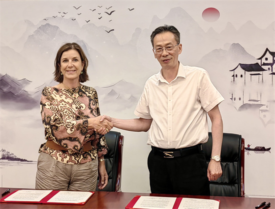 錢文華副會長會見荷蘭中國友好協會主席莫尼卡_fororder_微信圖片_2025-07-31_122336_967