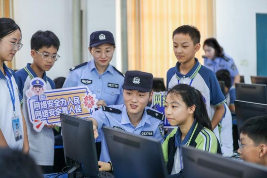 泰州“法治日”活動精彩紛呈 省市聯動共築網絡安全防線_fororder_圖片 2