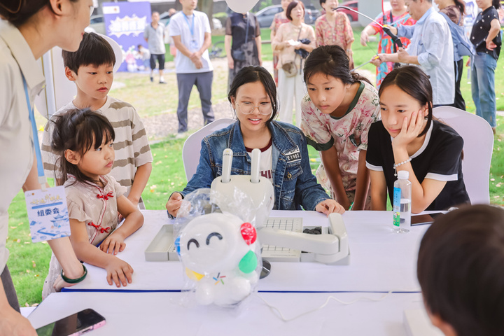 “棋王”花落誰家?2025體彩全國象棋民間棋王爭霸賽江蘇省賽決戰吳江震澤_fororder_20251013_134331_007