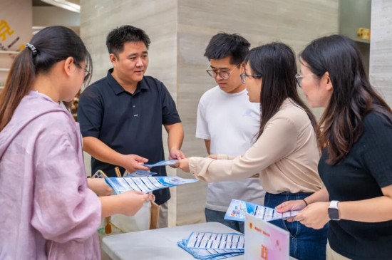 泰州海陵工業園區舉辦：“青春向祖國 巧手獻祝福”樓宇團建活動_fororder_圖片 2
