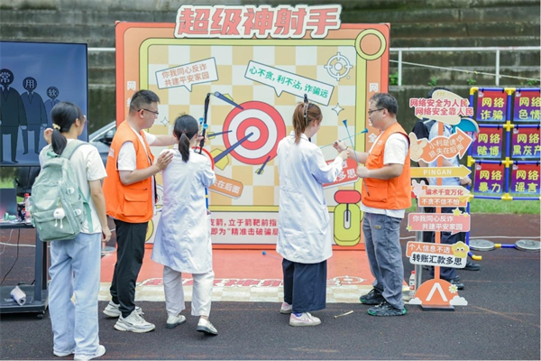 平安義警閃耀金陵 警民同心共築平安_fororder_3