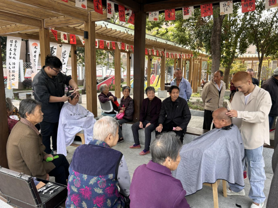 無錫市錫山區厚橋街道：黨建引領“小區+養老”新模式 打造幸福“夕陽紅”_fororder_圖片 1