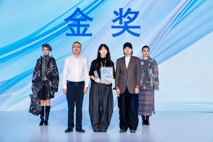 兩大秀場同日競艷 助推“時尚常熟”品牌再出圈