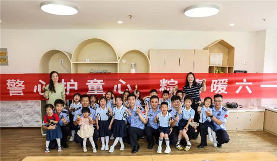警心護童心 粽情暖六一 鹽城邊檢站與駐地幼兒園共繪成長畫卷_fororder_圖片10_副本