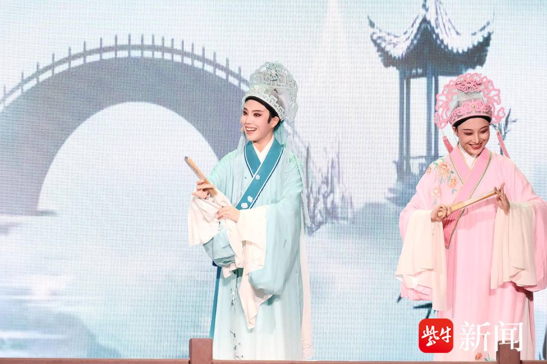 戲韻滿街巷！南京熙南裏廿一熙園越劇摺子戲開演