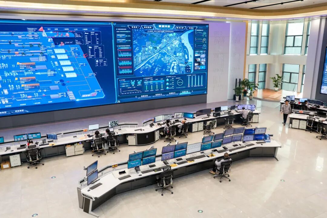 42米巨屏裏的江北