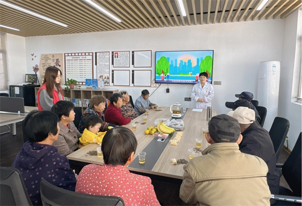 泰州姜堰張甸:“茉莉花開”九九重陽 情暖夕陽_fororder_1