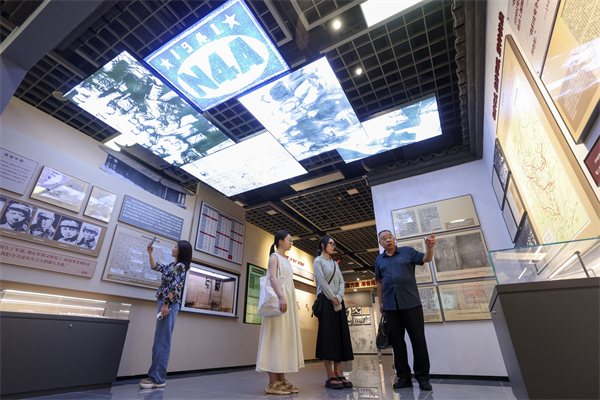 “華中長城 鐵軍忠魂——長三角地區新四軍檔案史料展”在南京開展_fororder_8ef3e11dcdcdb285502b23aa59b1f28