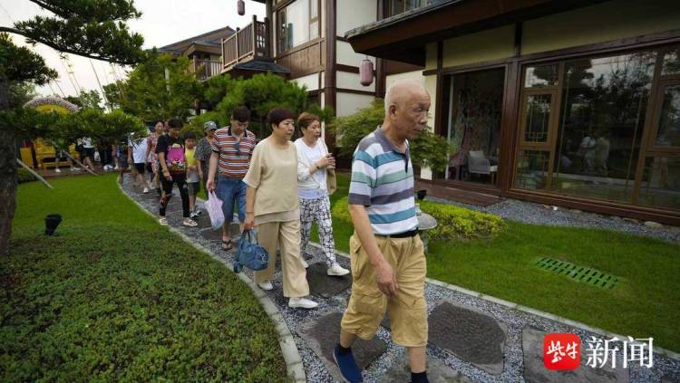 灘塗尋蛤、漁港搶鮮 上海家庭樂遊江蘇如東之“鮮”——“吃得好、住的好，下次還要再來！”