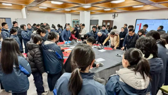 紅韻鑄魂墨香傳福——馬年迎春送福活動深耕寧海中學，賦能學子成長與文化傳承_fororder_IMG_3935