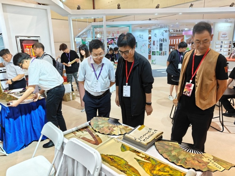名家與AI攜手 《現代蘇州繁華圖》驚艷江蘇書展