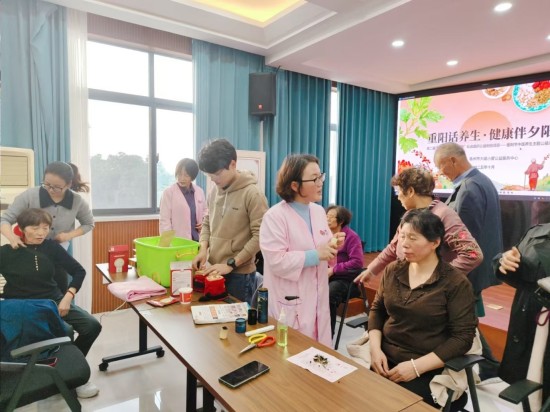 泰州海陵紅旗街道“敬老月”系列活動繪就幸福晚年圖景_fororder_圖片 3
