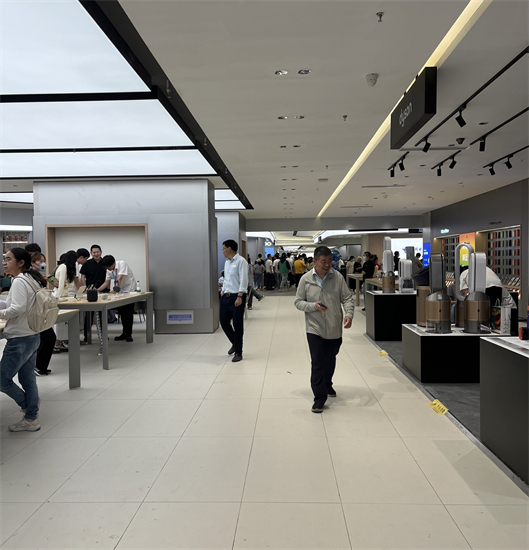 創新“科技+生活+社交”模式 蘇寧易購Max南京新街口店開啟零售新紀元_fororder_42