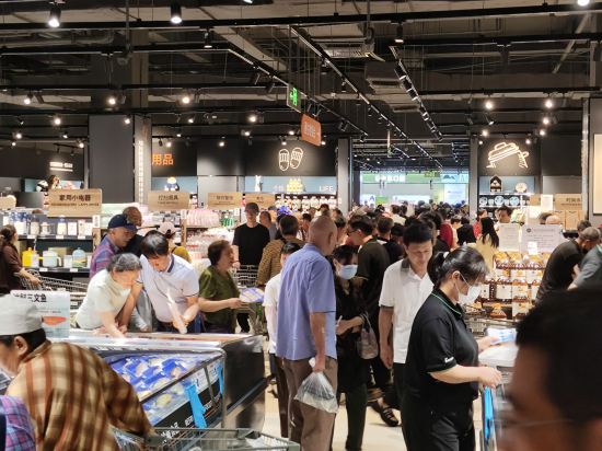 南京江寧萬達廣場店開業 永輝超市胖東來模式調改交出100店答卷_fororder_圖片 2