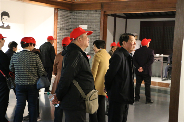 鹽城東臺市五烈鎮廉貽社區老幹部黨支部開展“踏尋紅色足跡 追憶崢嶸歲月”主題黨日活動_fororder_15