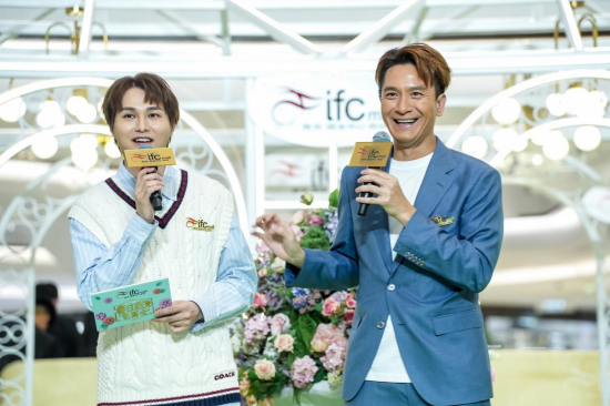 香港演員馬國明&胡鴻鈞現身南京ifc商場出席春日星光見面會分享最新作品_fororder_圖片 1