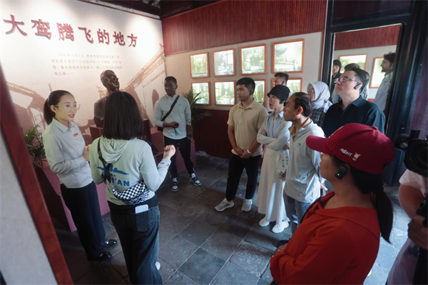 何為淮安？This is Huai'an！ 中外“Z世代”記者團共探古城千年風華_fororder_24