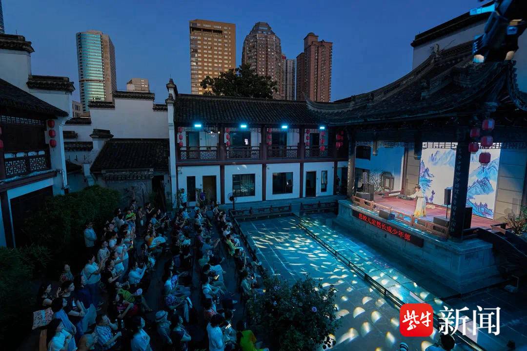 戲韻滿街巷！南京熙南裏廿一熙園越劇摺子戲開演