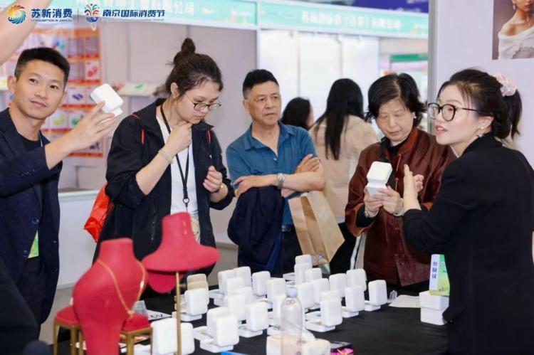 逾160家外貿企業參展，南京市民在“家門口”選購實惠外貿貨