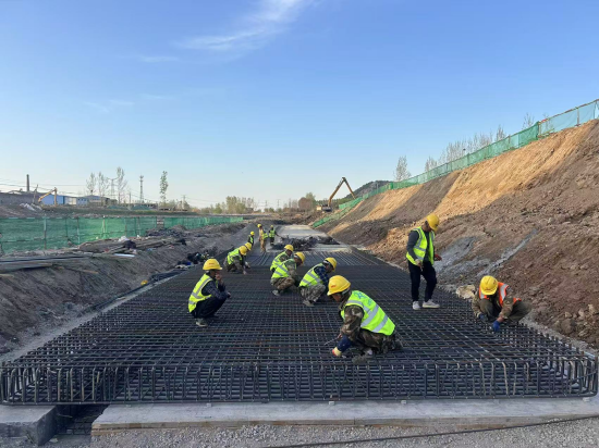 徐州市外環公路西南環閘河擋墻主體結構提前完成_fororder_圖片 2