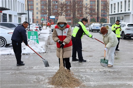 泰州海陵紅旗街道:黨員幹部齊上陣 志願服務清積雪_fororder_圖片4