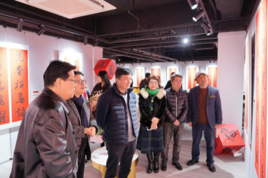 躍馬爭春 江蘇書法名家楹聯作品展南京舉辦_fororder_IMG_2151