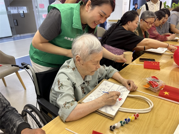 鹽城亭湖：雙節同慶 陪伴長者共度溫馨時光_fororder_48