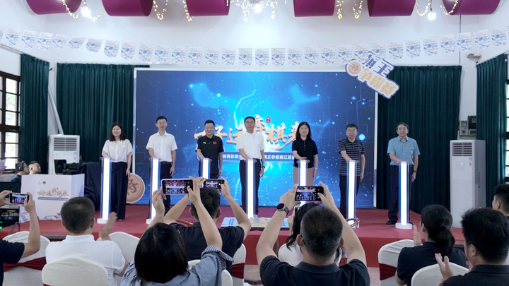 “棋王”花落誰家?2025體彩全國象棋民間棋王爭霸賽江蘇省賽決戰吳江震澤_fororder_20251013_134331_005