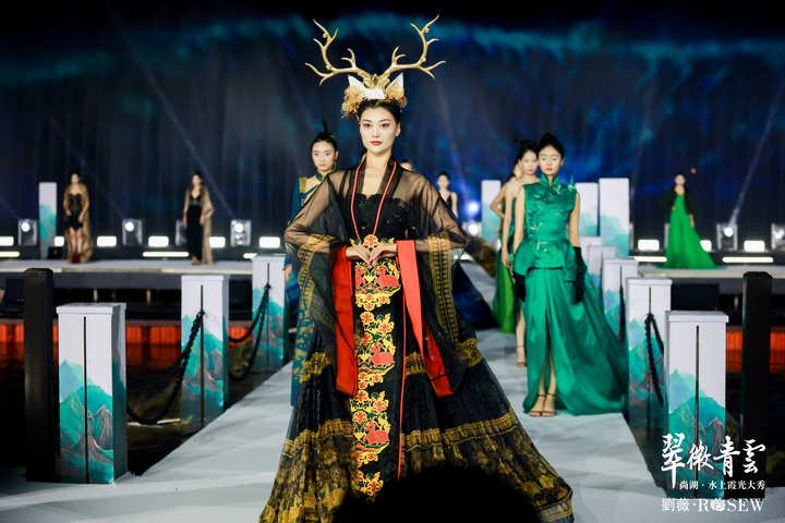 兩大秀場同日競艷 助推“時尚常熟”品牌再出圈