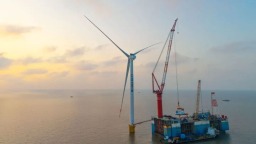 江蘇最大海上風電機組在鹽城大豐完成吊裝