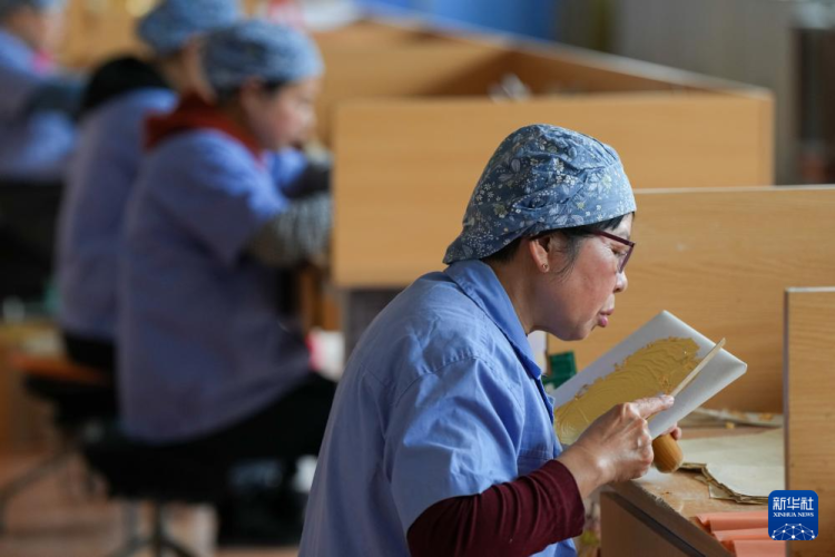 新春走基層丨江蘇南京：金箔煥彩 策馬迎春_fororder_20260212_091420_005