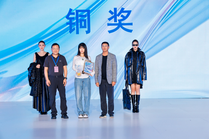 兩大秀場同日競艷 助推“時尚常熟”品牌再出圈