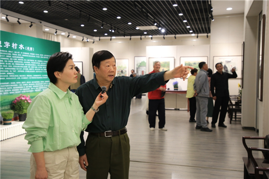巴秋水鄉寫生近作展在泰州梅蘭文創園開幕_fororder_圖片2