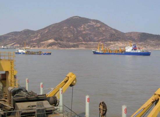 從“拓荒”到“樞紐”：中交廣航局二十載深耕連雲港港建設的使命與擔當_fororder_圖片 2