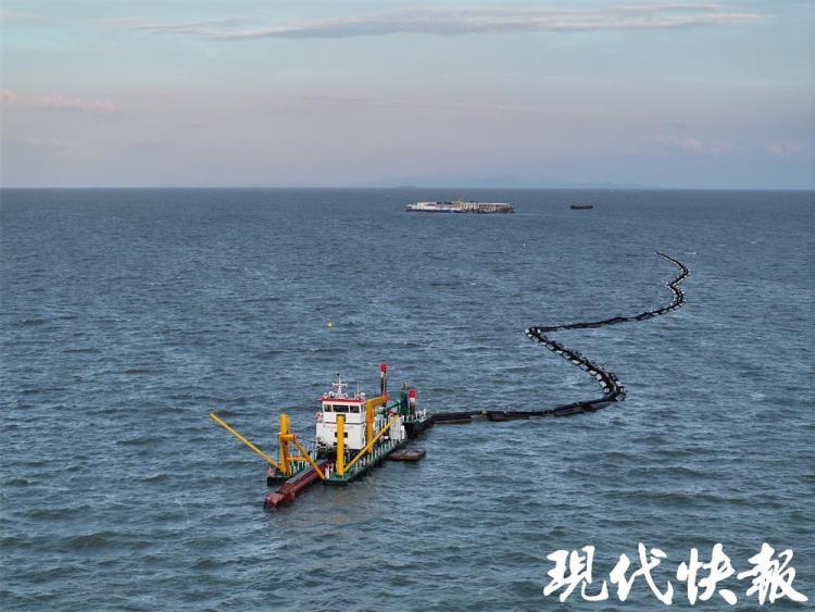 中國造“清淤航母”日清淤泥可填滿3.2個游泳池_fororder_20250925_092852_002